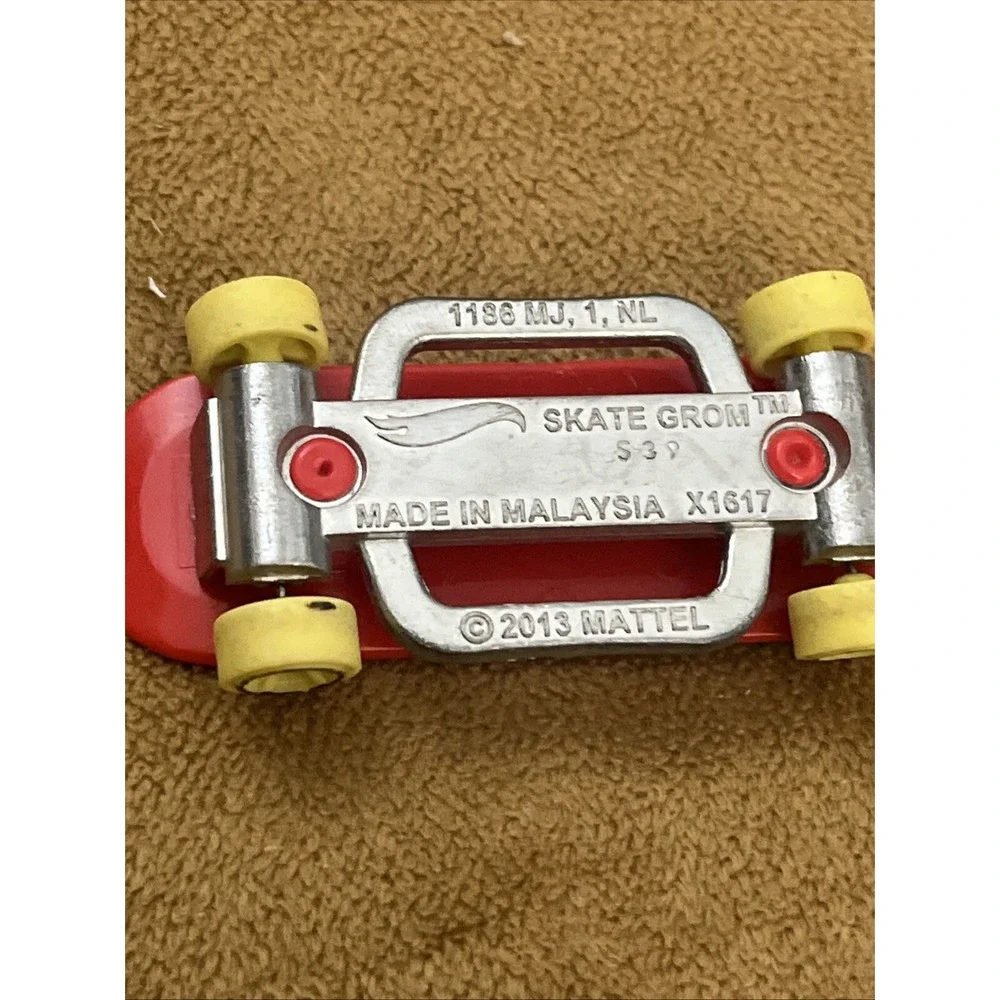 Hot Wheels Skate Grom - Tony Hawk - Xtreme Sports Series‎ 1/5 Vintage 2013 Toy